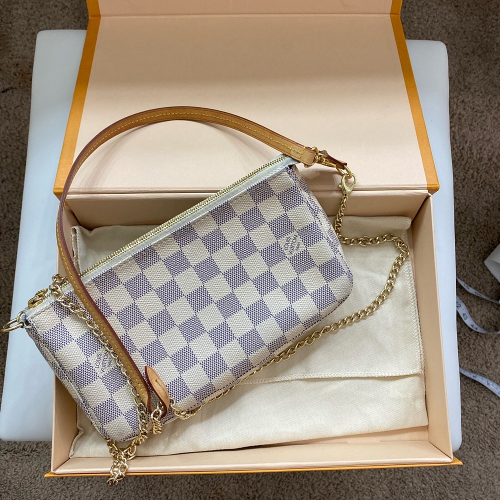 Louis Vuitton Pochette Azur